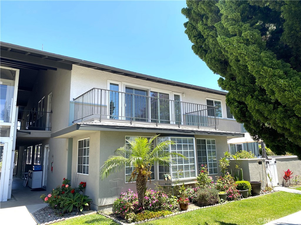 1950 McKinney Way, M15-11J, Seal Beach CA 90740 - photo 1