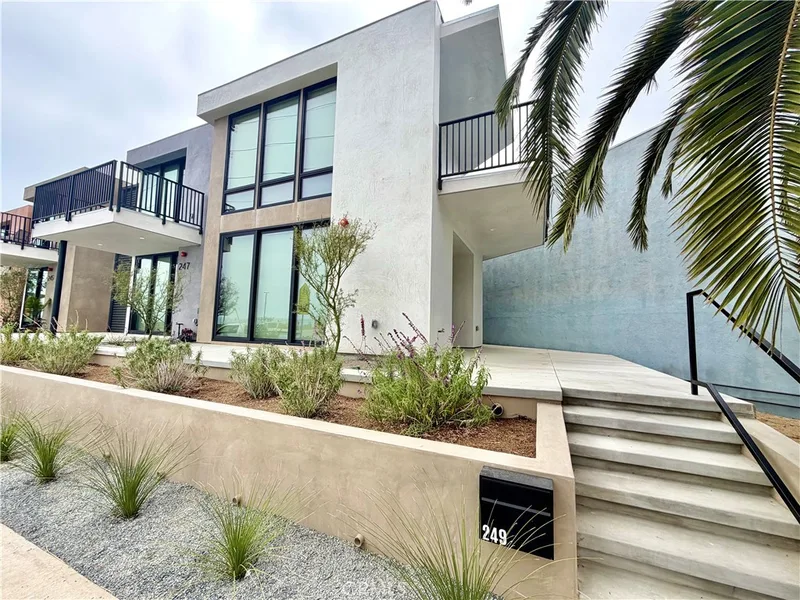 249 Seal Beach Blvd, Seal Beach, CA 90740