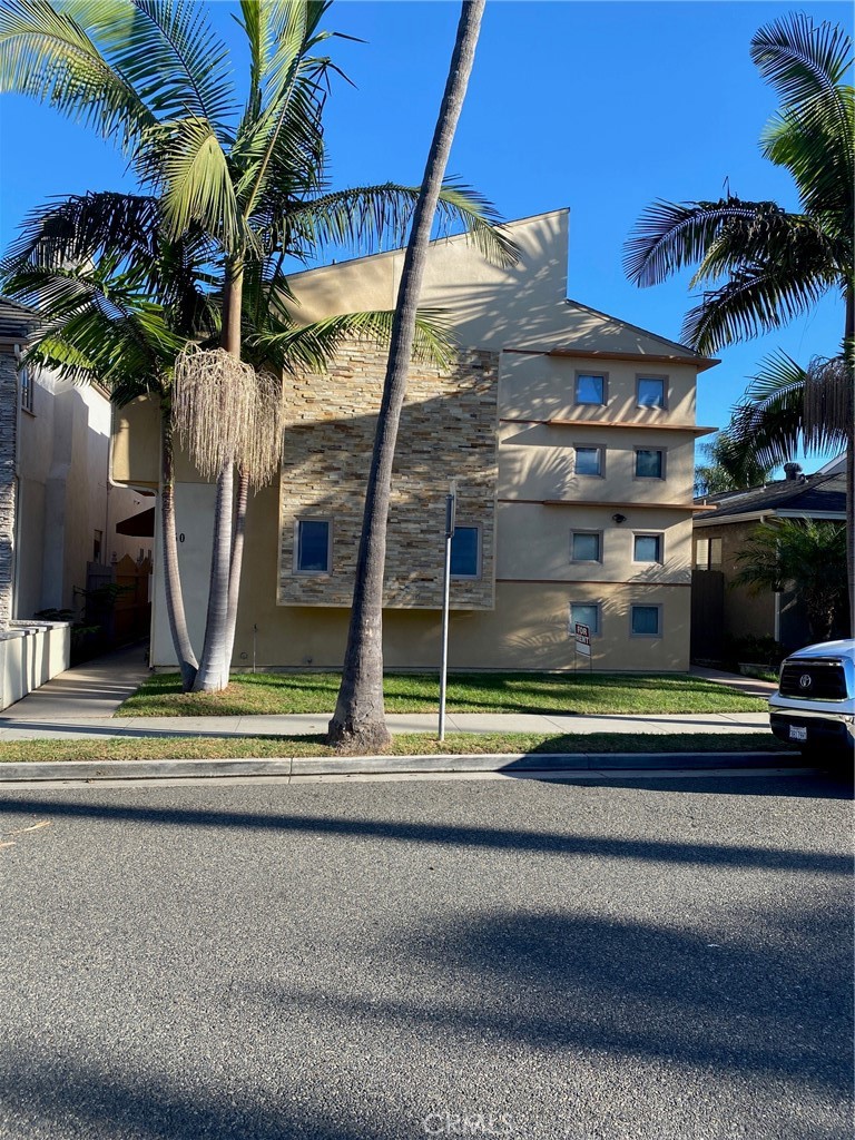 Front - 250 6th Street 4, Seal Beach CA 90740 - photo 1