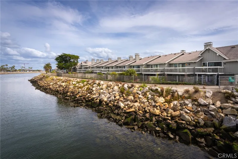 315 Spinnaker Way, Seal Beach, CA 90740