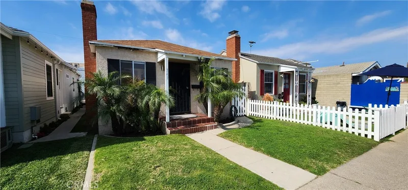 341 10th Street, Seal Beach, CA 90740