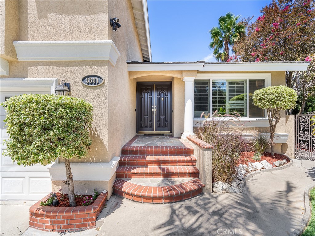 Welcome home to 3561 Dahlia Cr. Seal Beach to a neighborhood of family friendly neighbors - 3561 Dahlia Circle, Seal Beach CA 90740 - photo 1