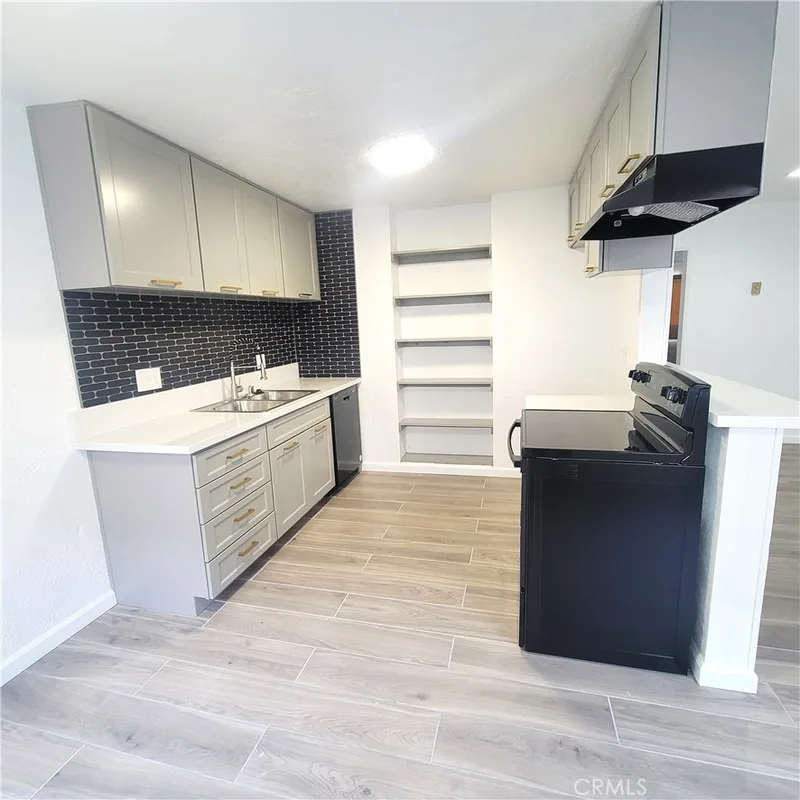 3901 Green Avenue, Seal Beach, CA 90720