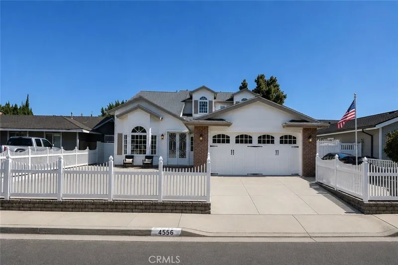 4556 Guava, Seal Beach