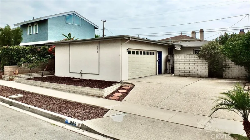 900 Catalina Avenue, Seal Beach, CA 90740