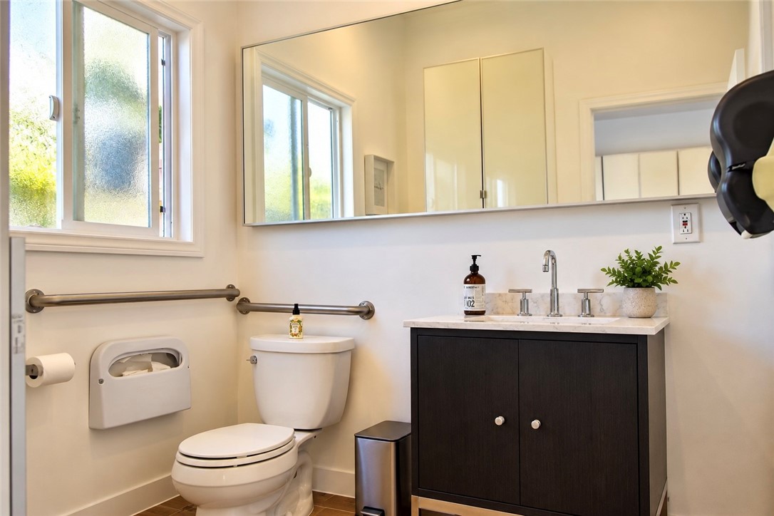 907 Electric, Seal Beach CA 90740 - photo 12