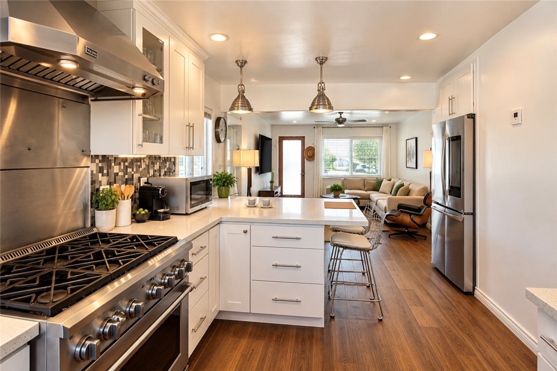 907 Electric, Seal Beach CA 90740 - photo 3