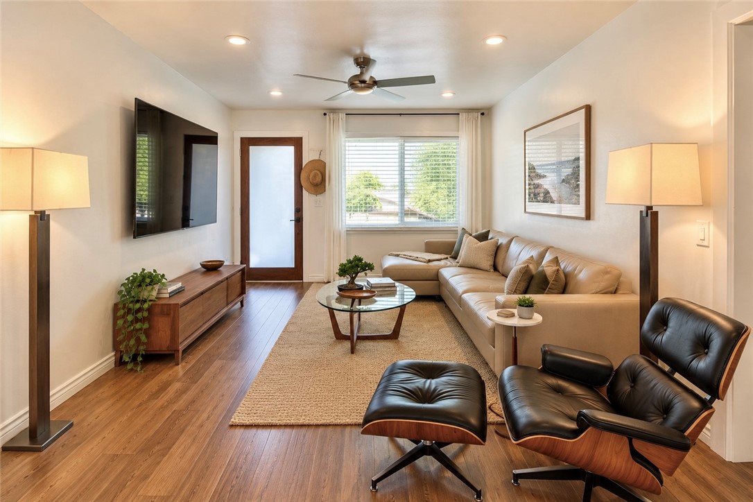 907 Electric, Seal Beach CA 90740 - photo 14