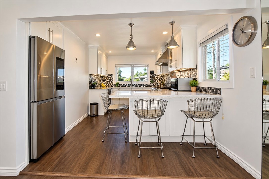 907 Electric, Seal Beach CA 90740 - photo 4