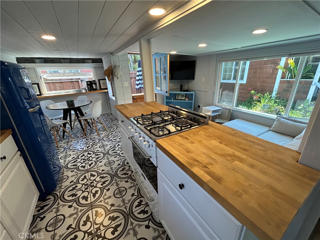 98 Welcome Lane, Seal Beach CA 90740 - photo 12