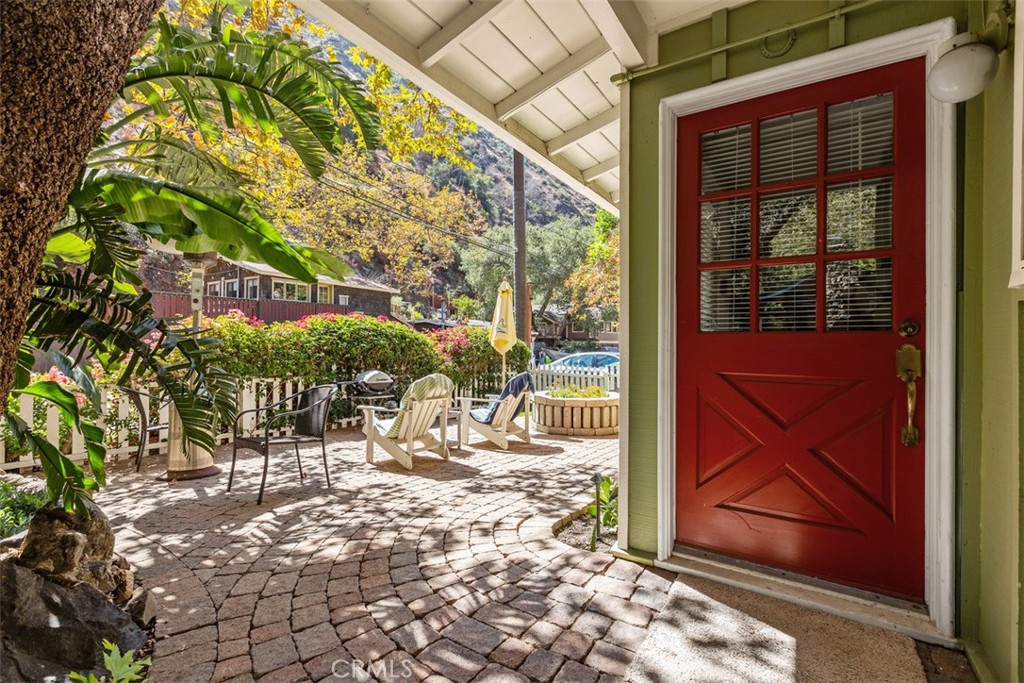 Love the contrasting front door! - 29501 Silverado Canyon Road, Silverado Canyon CA 92676 - photo 10