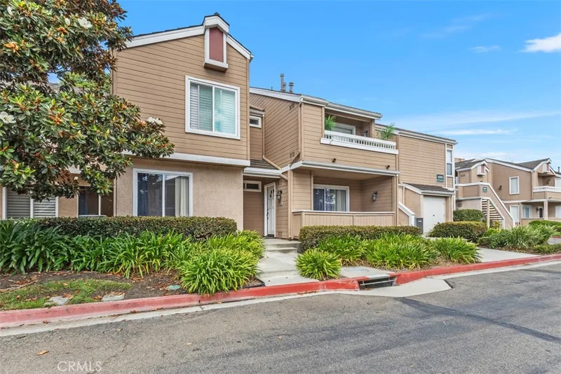 10393 E Briar Oaks Drive D, Stanton, CA 90680