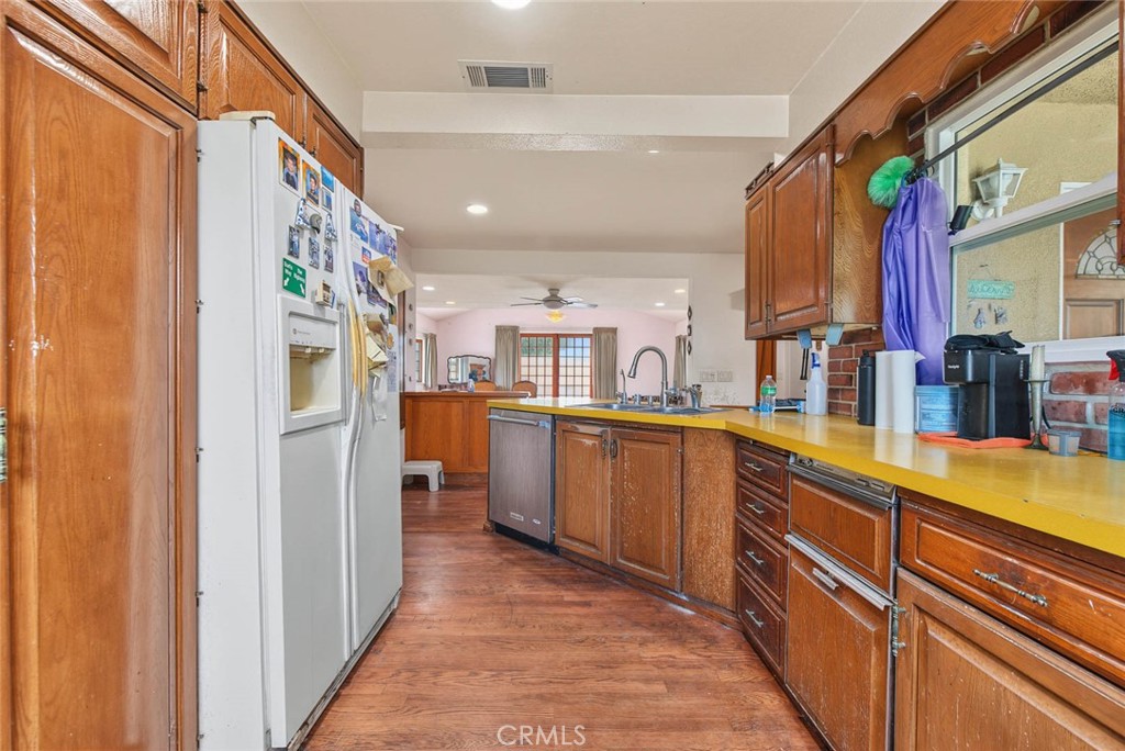 10602 Courson, Stanton CA 90680 - photo 7