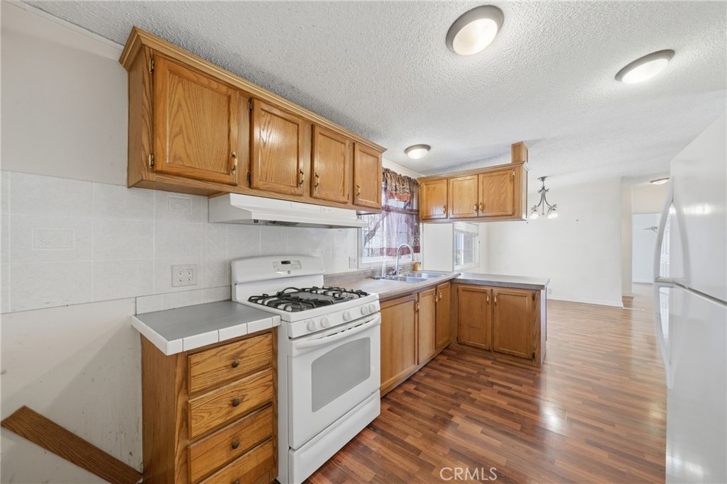 10800 Dale Avenue 215, Stanton CA 90680 - photo 12