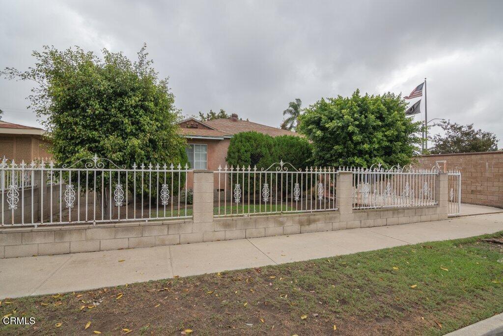DSC_7984.jpg-SMALL - 10942 Cedar Street, Stanton CA 90680 - photo 2