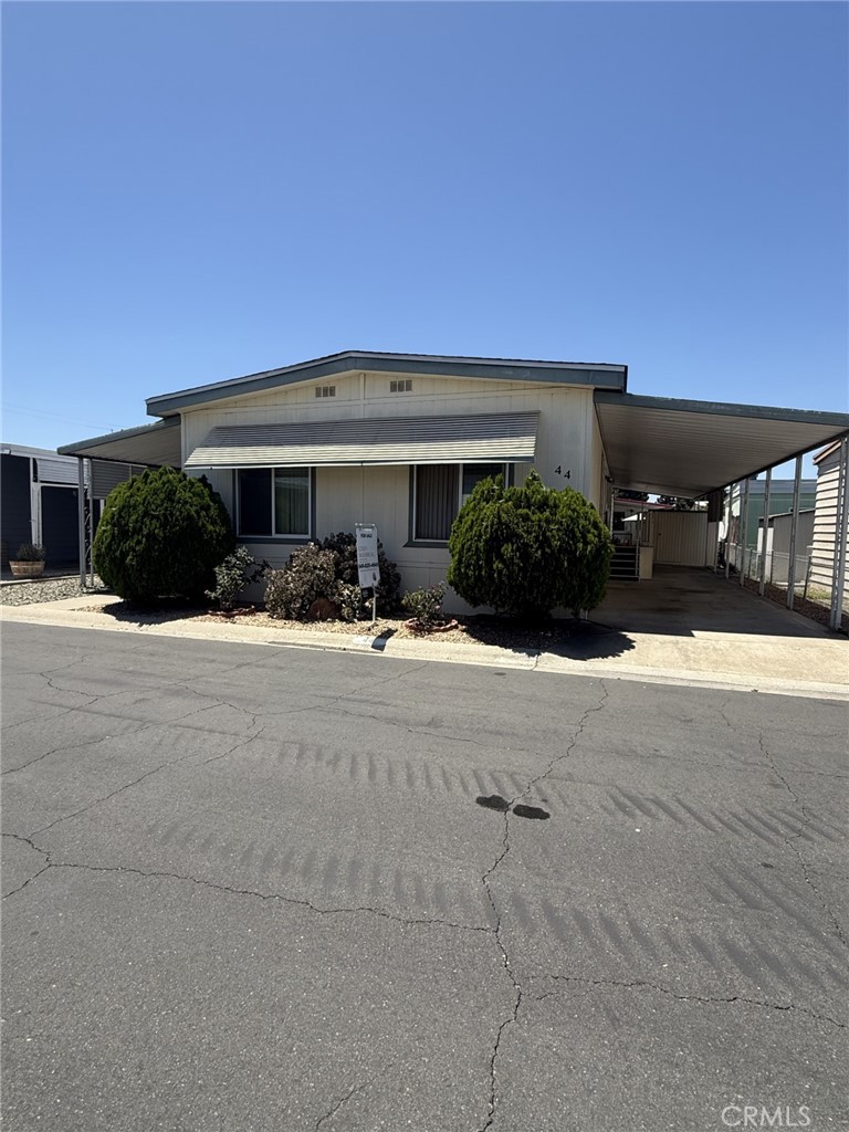 11250 Beach Blvd SPC 44, Stanton CA 90680 - photo 1