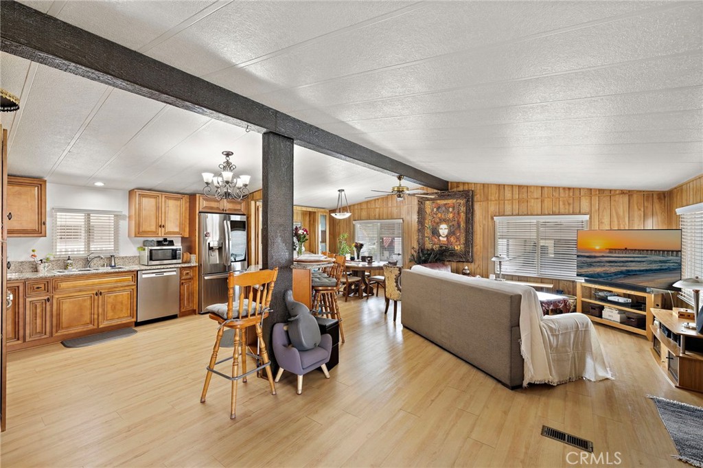 12101 Dale 105, Stanton CA 90680 - photo 22