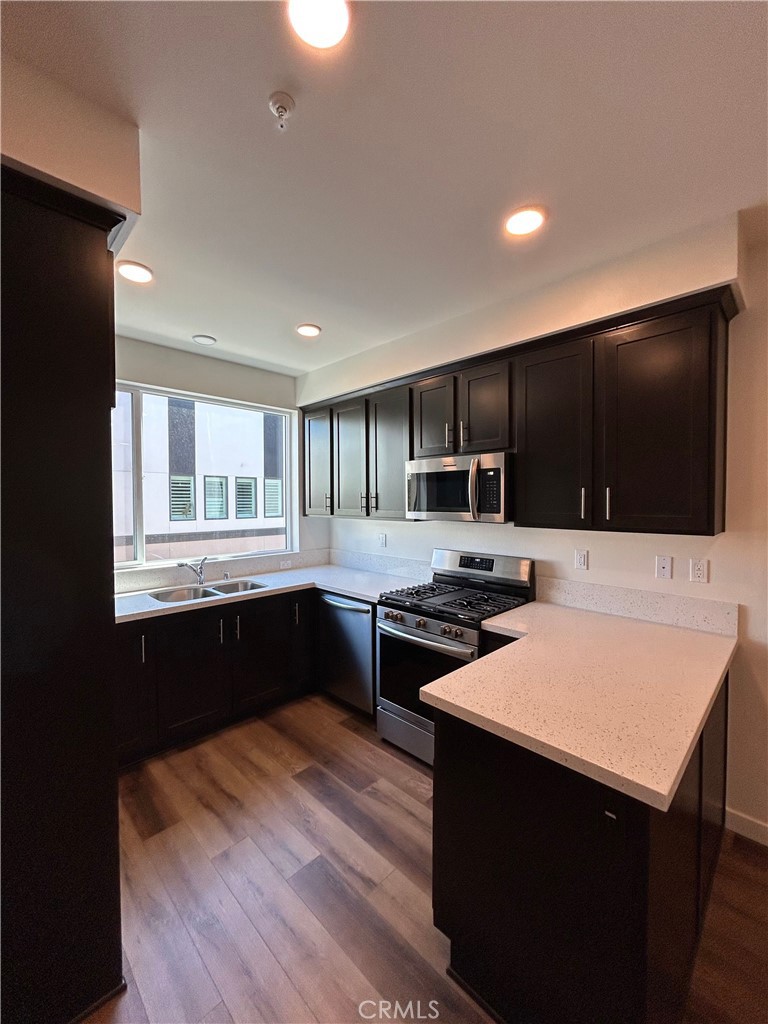 kitchen - 19 Bigsby Drive, Stanton CA 90680 - photo 12