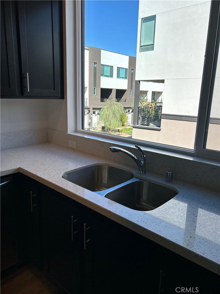 kitchen - 20 Bigsby Drive, Stanton CA 90680 - photo 16