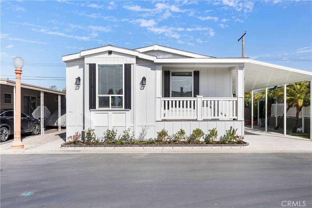 Please note: Similar - 7271 Katella Ave. Avenue 10, Stanton CA 90680 - photo 1