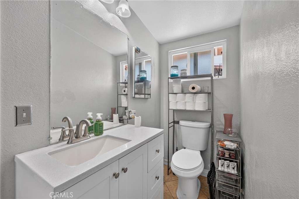 Jack & Jill bathroom - 7832 Ruthann, Stanton CA 90680 - photo 25