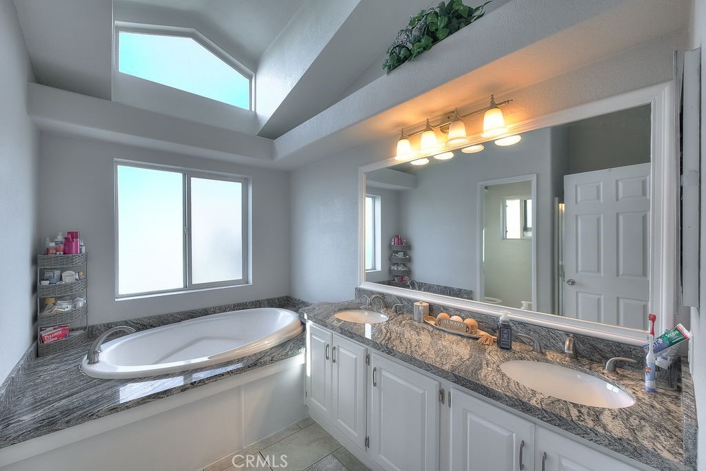 Primary restroom - 8681 Katella Avenue 959, Stanton CA 90680 - photo 23