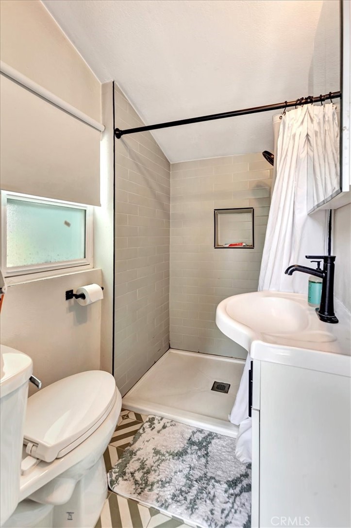 Upper Rear Unit Bath - 16432 25th Street, Sunset Beach CA 90742 - photo 13