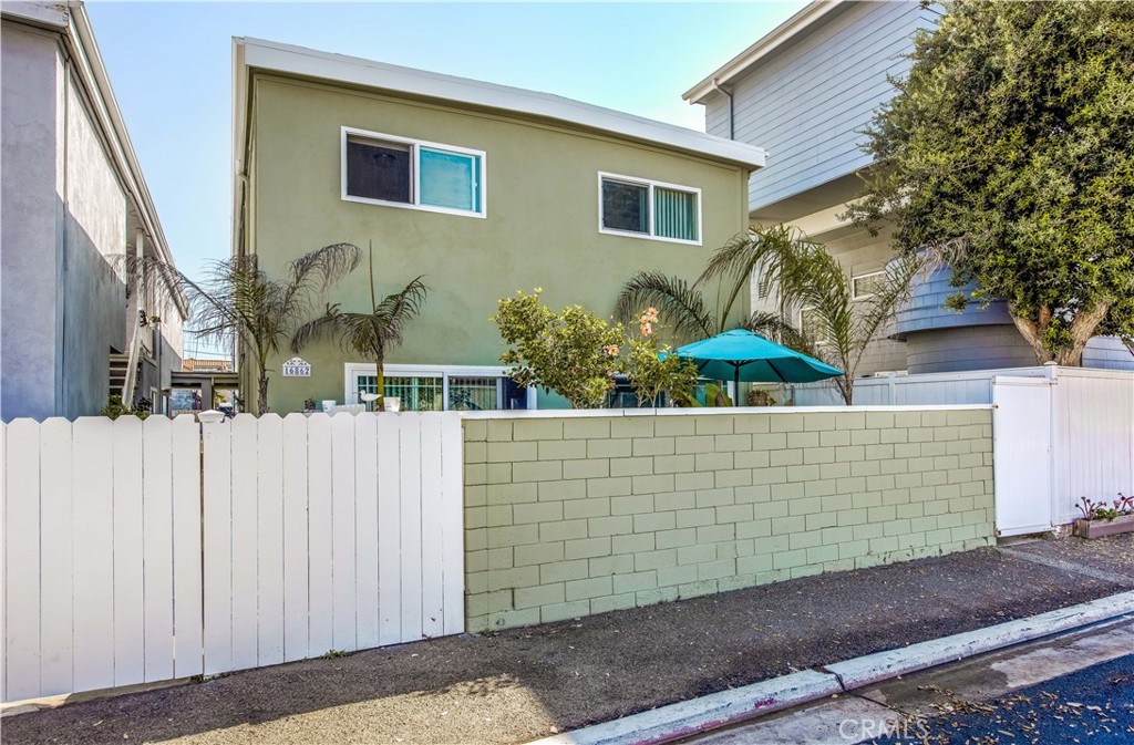 16862 12th St 1, Sunset Beach CA 90742 - photo 1