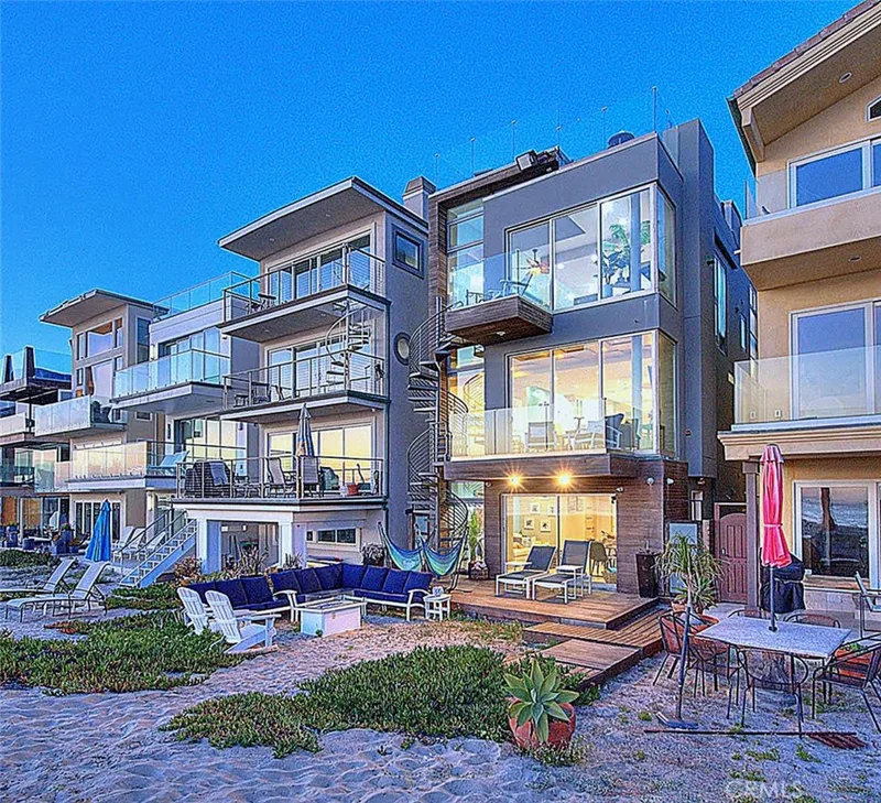99 A Surfside, Surfside, CA 90743