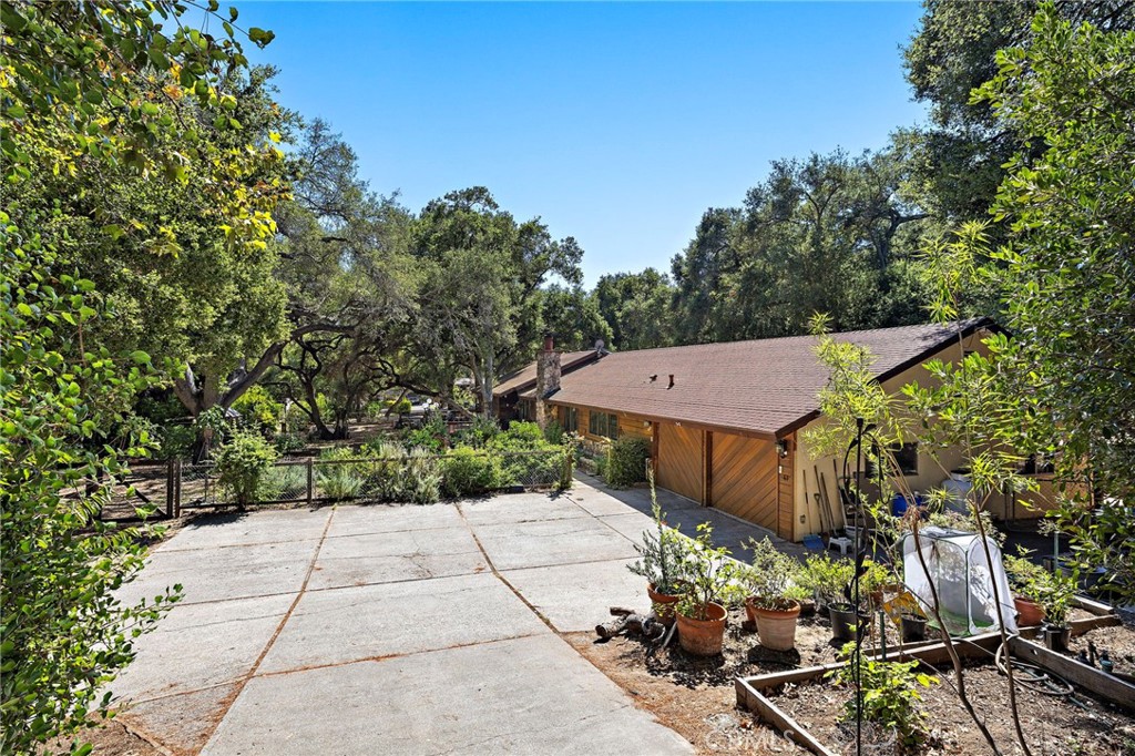 19735 Live Oak Canyon Rd, Trabuco Canyon CA 92679 - photo 1
