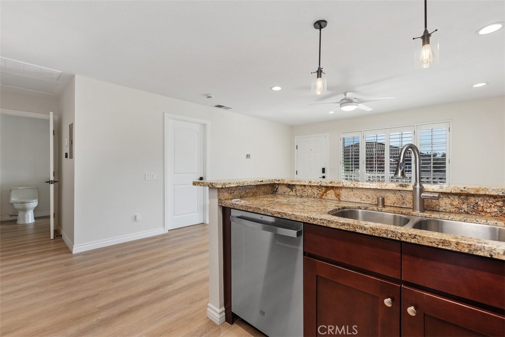 Kitchen - 19801 Meadow Ridge Dr 57, Trabuco Canyon CA 92679 - photo 11