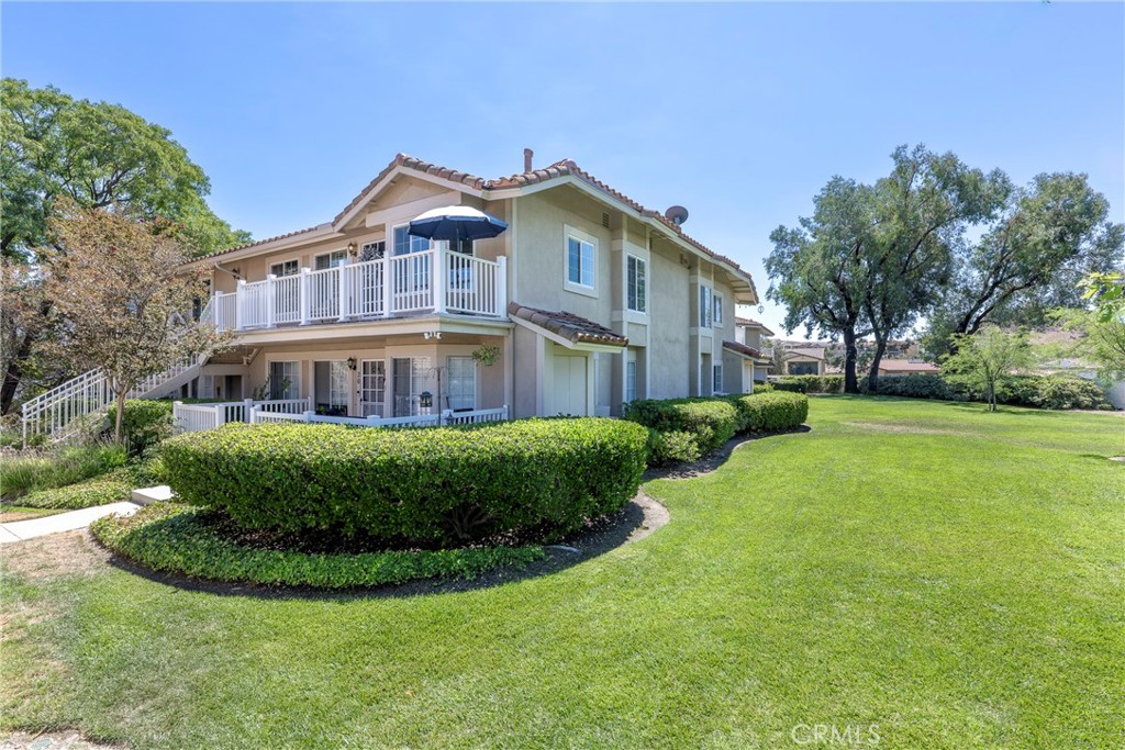 YOUR OPPORTUNITY TO CALL THIS SCENIC PRIVATE END UNIT HOME! - 19801 Meadow Ridge Drive 24, Trabuco Canyon CA 92679 - photo 1