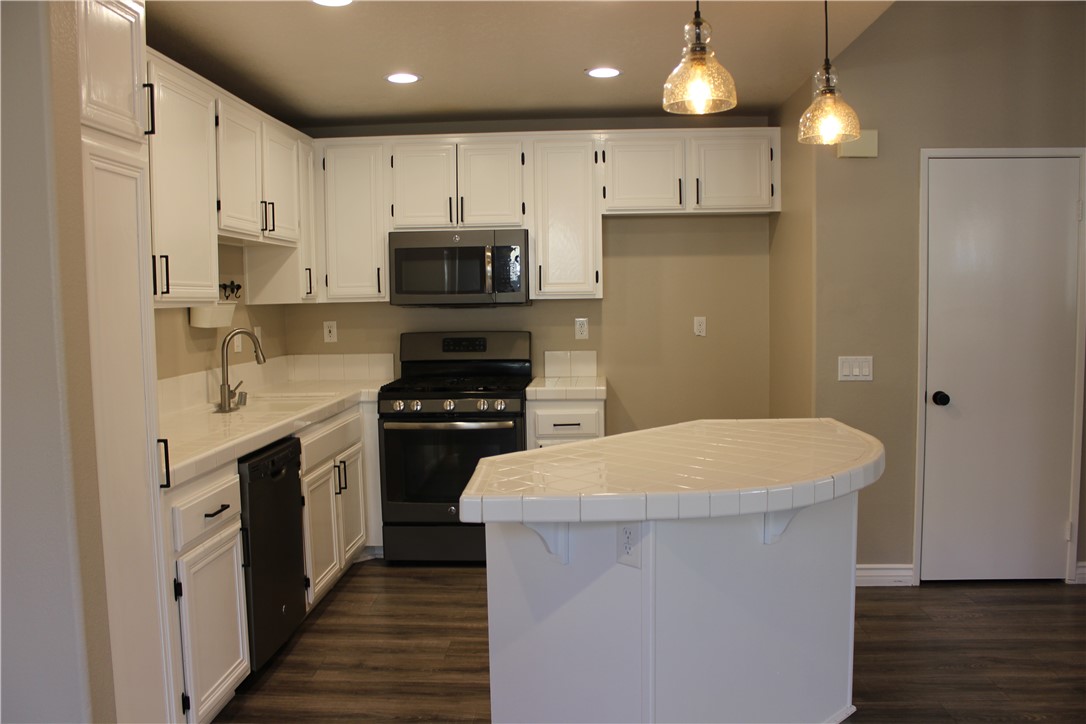 Kitchen - 52 Sagebrush, Trabuco Canyon CA 92679 - photo 8