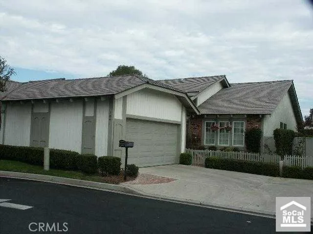 1041 Regis Way, Tustin, CA 92780