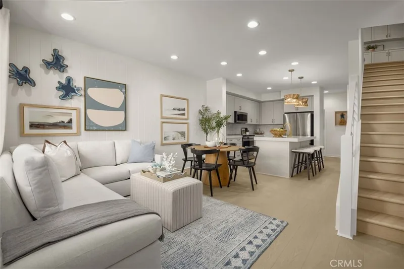 105 Chaparral, Tustin