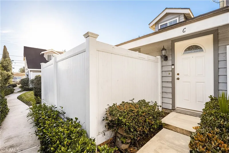 1062 Walnut Street C, Tustin, CA 92780