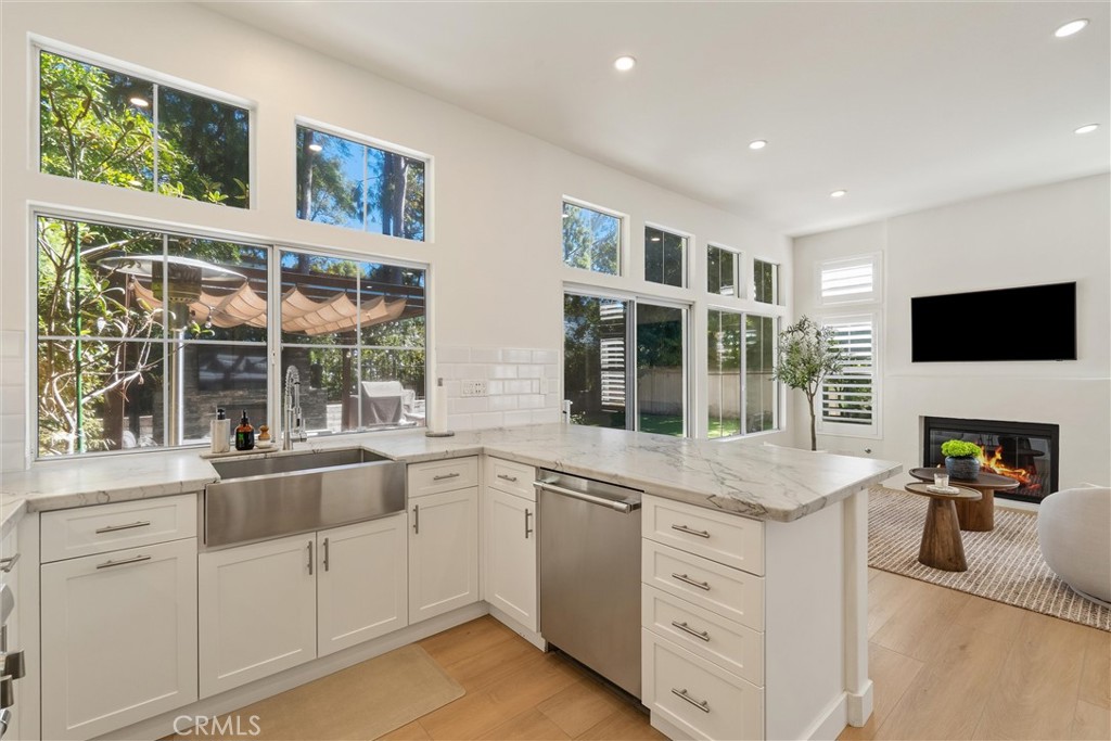 10898 Dishman Place, Tustin CA 92782 - photo 14