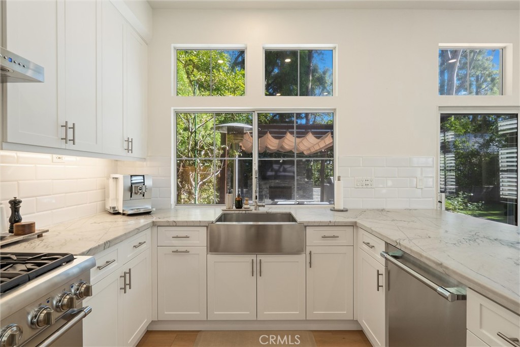 10898 Dishman Place, Tustin CA 92782 - photo 15