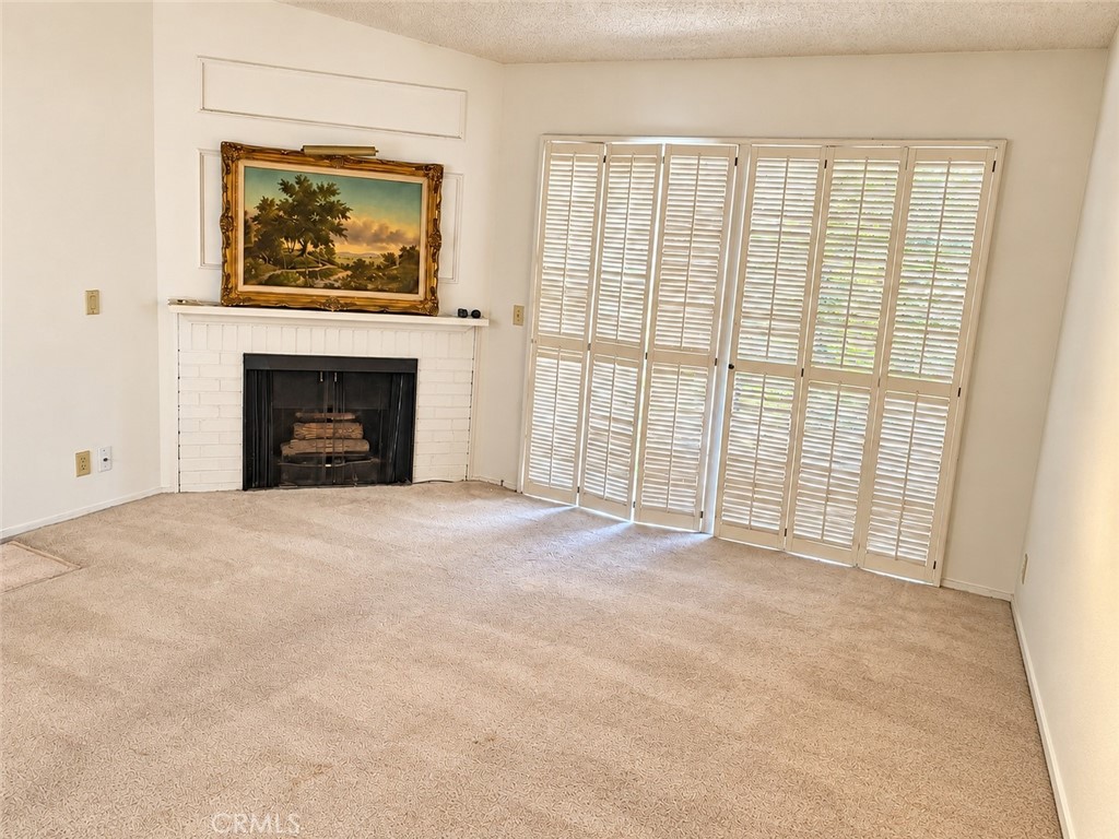 1101 Packers #2 Circle C12, Tustin CA 92780 - photo 3
