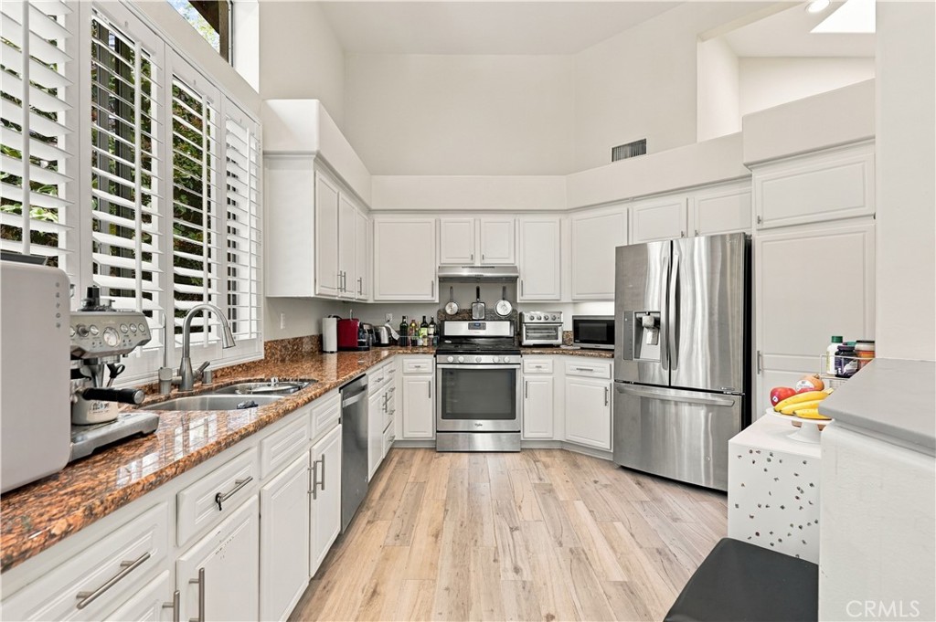 11025 Alderman Ave, Tustin CA 92782 - photo 7