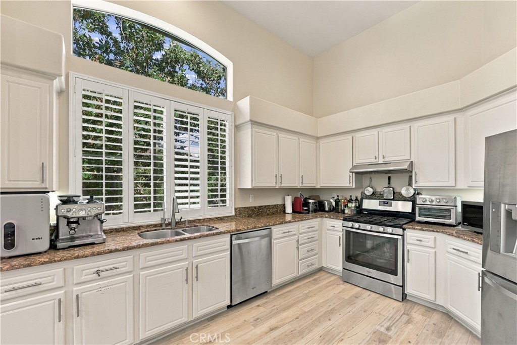 11025 Alderman Ave, Tustin CA 92782 - photo 8