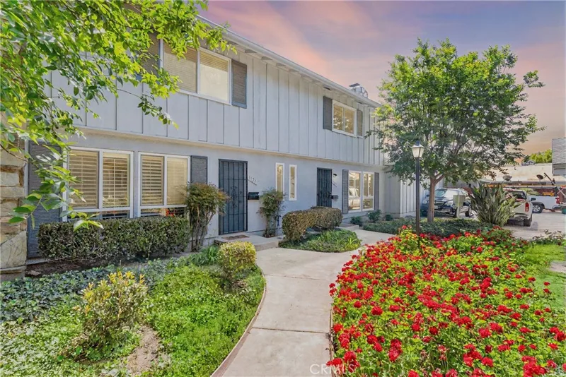 1121 E 1st Street, Tustin, CA 92780