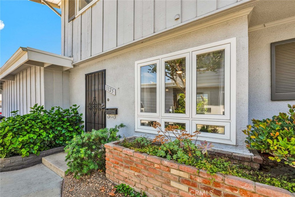 1125 E 1st Street, Tustin CA 92780 - photo 1