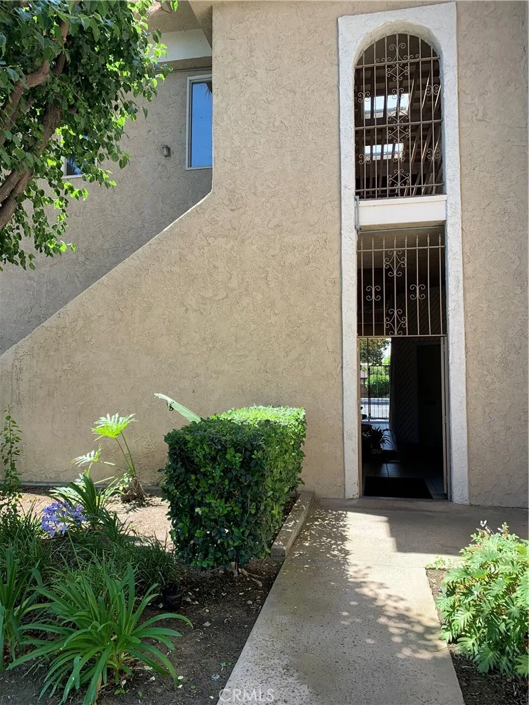1131 E Main, Tustin, CA 92780