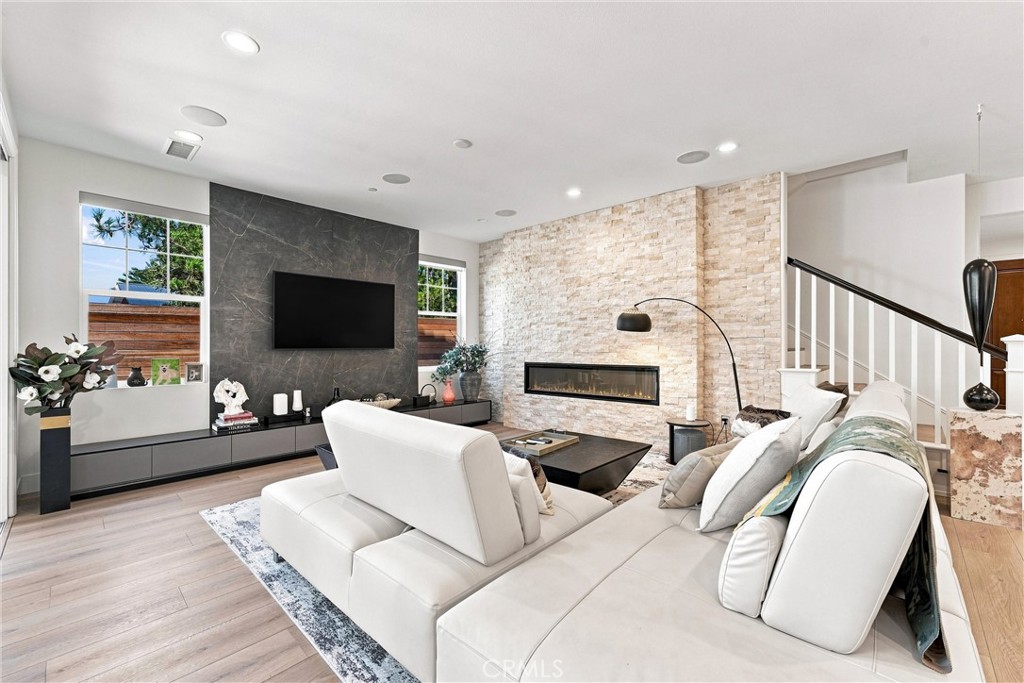 116 Patton Way, Tustin CA 92782 - photo 4