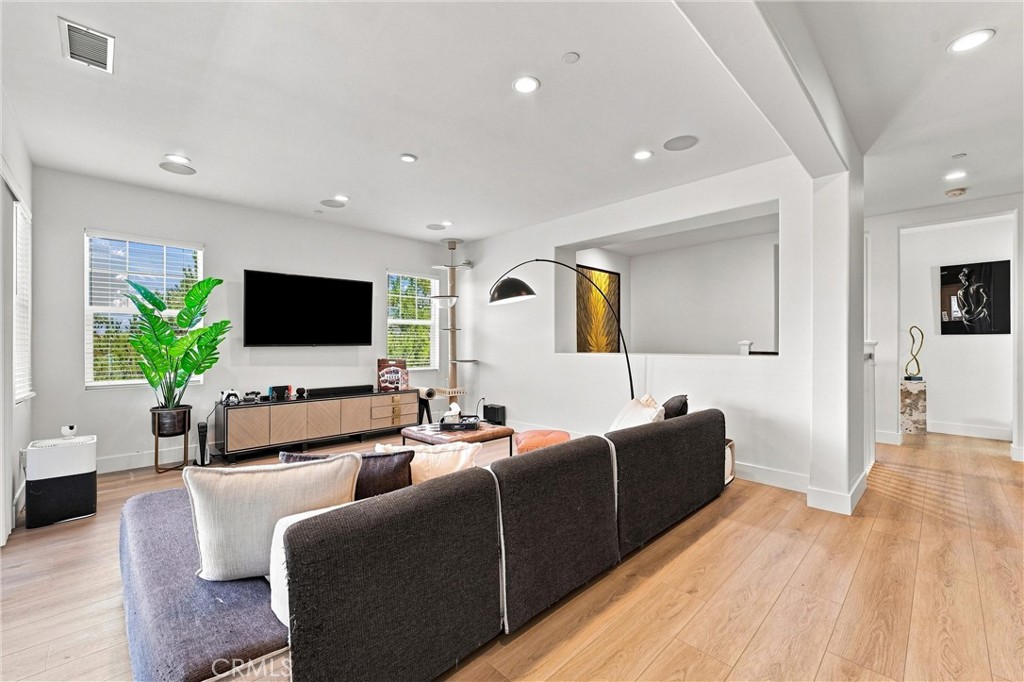 Upstairs Den/Loft - 116 Patton Way, Tustin CA 92782 - photo 20
