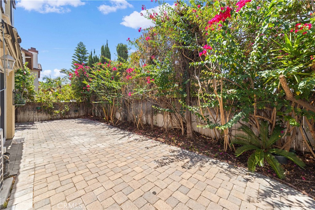 11625 Maynard Avenue, Tustin CA 92782 - photo 32
