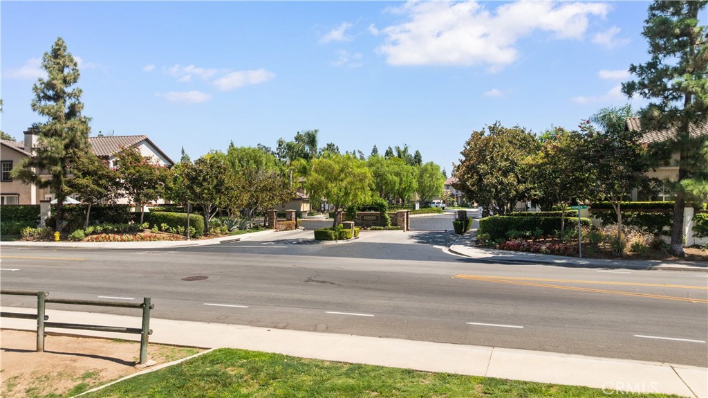 11625 Maynard Avenue, Tustin CA 92782 - photo 65