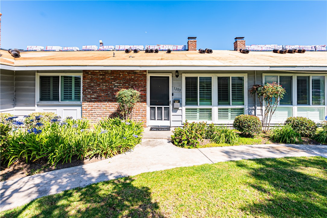 Welcome to 1209 E First Street! - 1209 E 1st Street, Tustin CA 92780 - photo 1