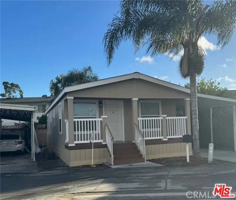 122 E Balboa Lane, Tustin